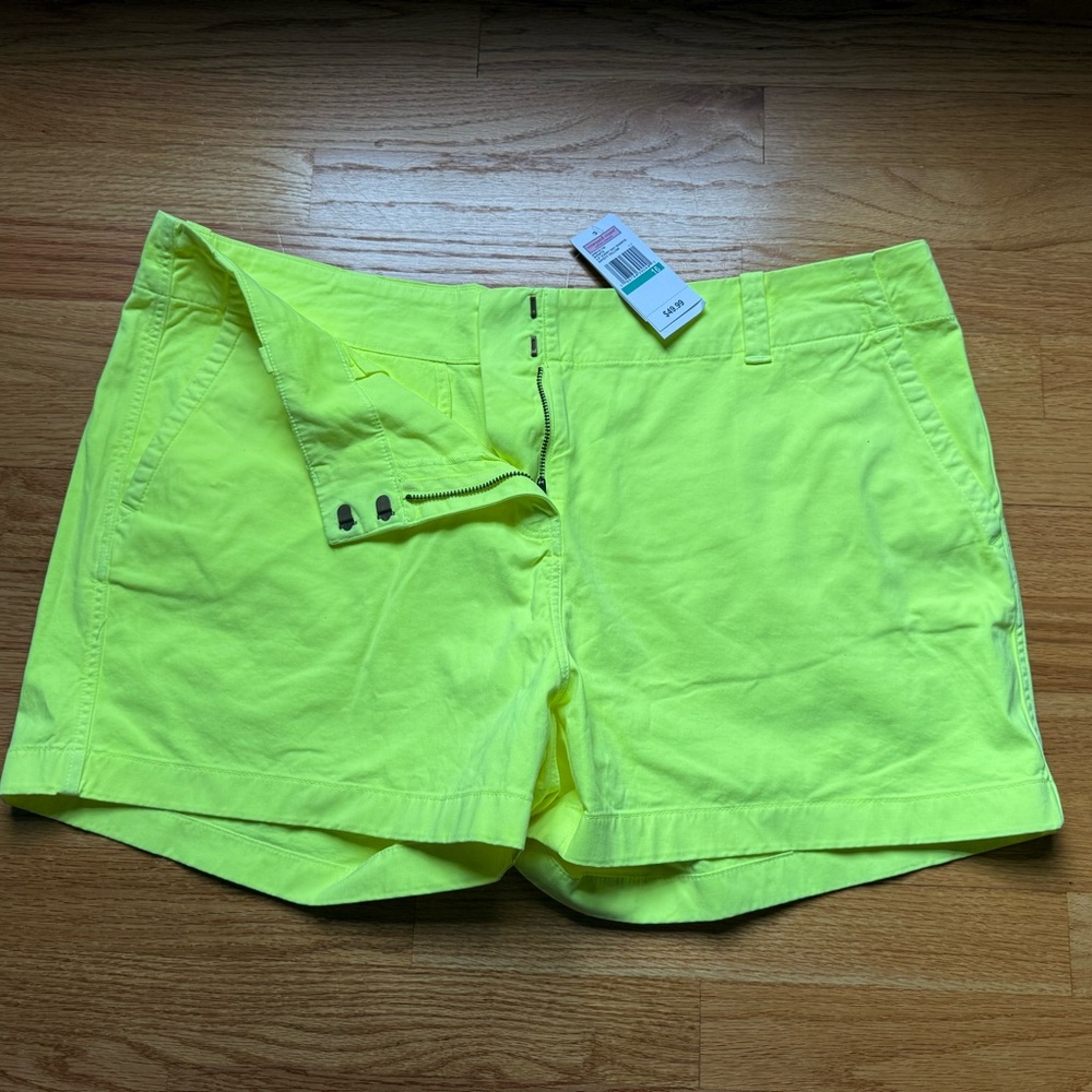 Vineyard Vines Women’s 3.5” Everyday Shorts – Safety Yellow – Size 16 – NWT